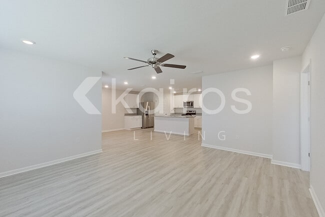 Photo - 154 Metalmark Dr