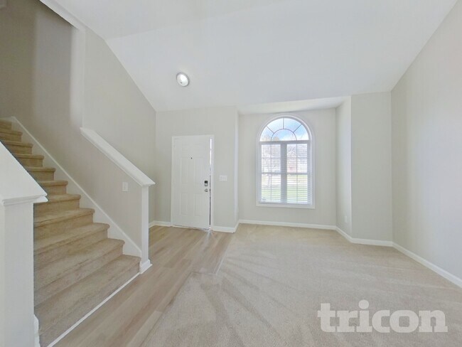 Photo - 114 Windsor Cir