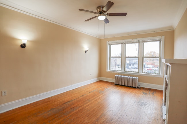 Photo - 4747 N Kenneth Ave Unit 3