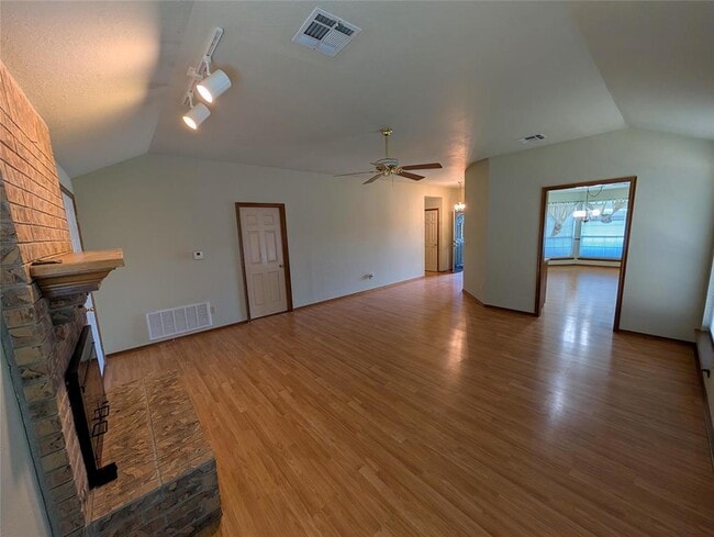 Photo - 2817 Brompton Dr