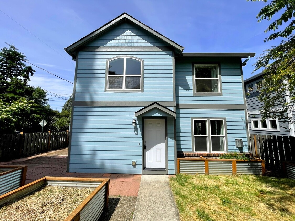 Lovely St Johns Home with Attached Garage,... - Lovely St Johns Home with Attached Garage,...
