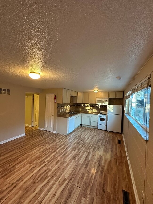 Photo - KM1517 Unit 8