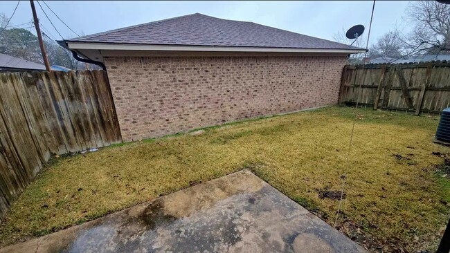 Photo - 140 Gerald St