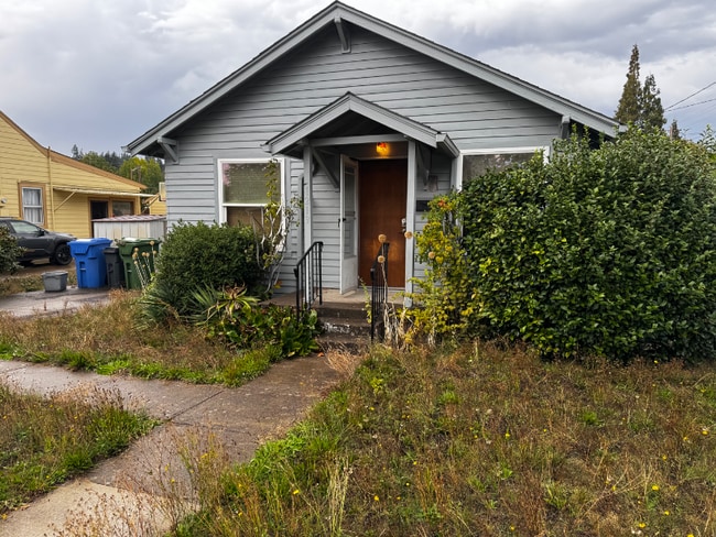 Building Photo - 1219 Ruge St NW