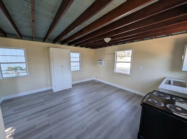 Photo - 2600 Shanks Rd