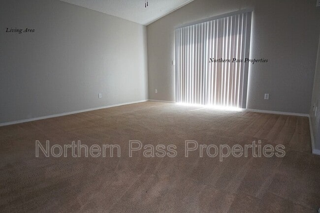 Photo - 807 Jaime St