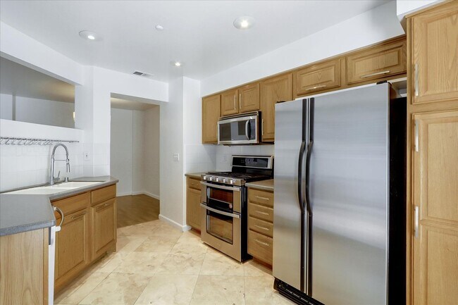 Building Photo - 6321 Island Pine Way Rental