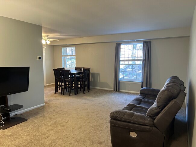 Photo - 4000 Gypsy Ln Unit 420