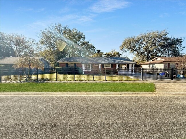 Building Photo - 524 San Lanta Cir