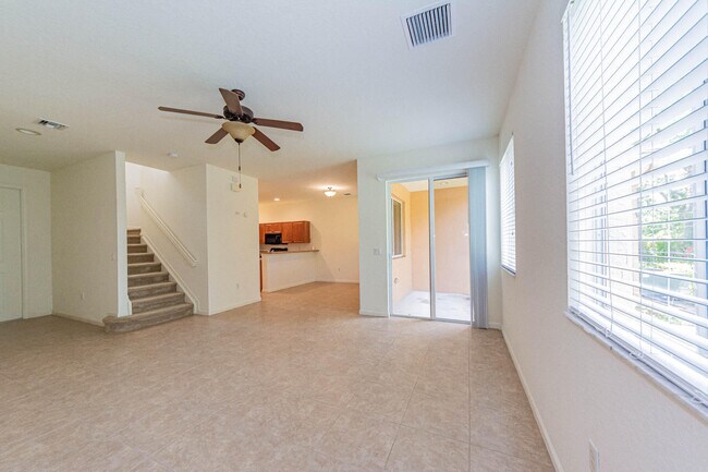Photo - 2563 Stockbridge Square SW
