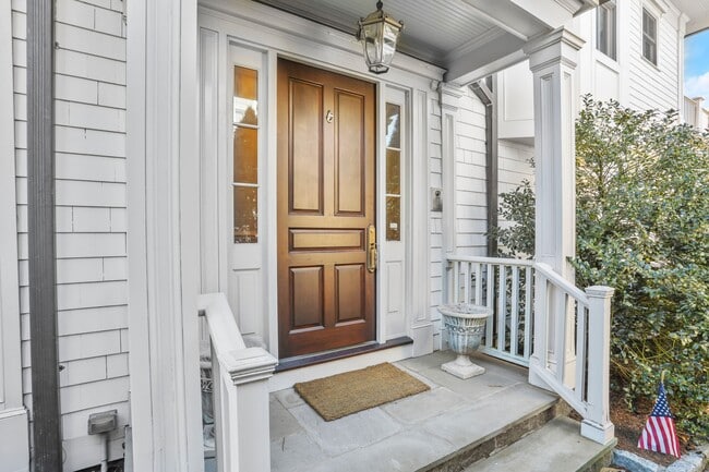 Photo - 250 Milbank Ave