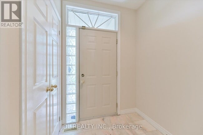 Photo - 3036 Bayview Ave