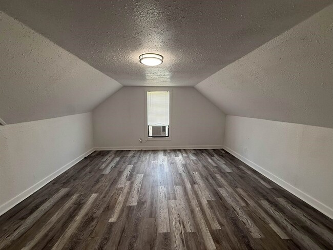 Photo - 2567 Rusk St