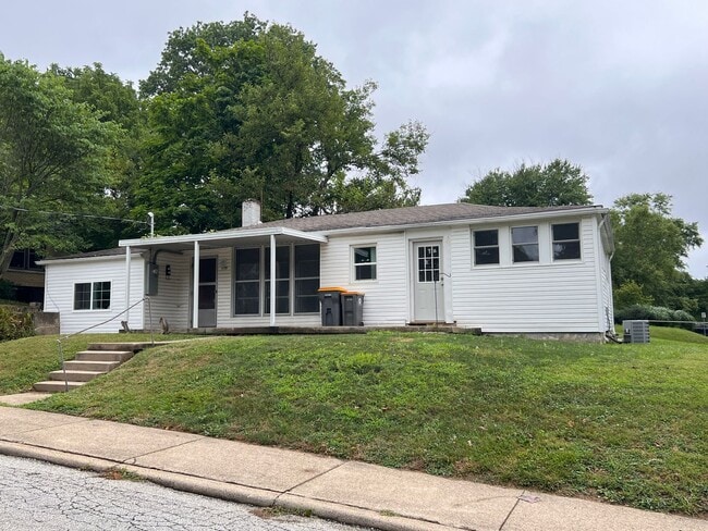 Building Photo - Available August 2026: Monthly rent $2,850. Rental