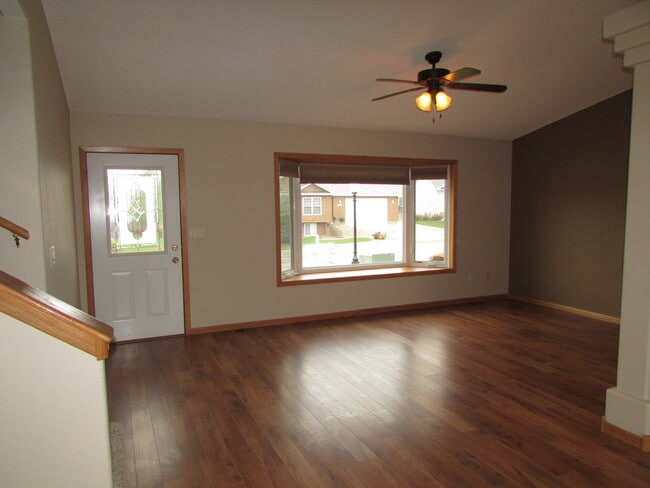 Photo - 4 BEDROOM | 3 BATH | FENCED YARD | DOUBLE ...