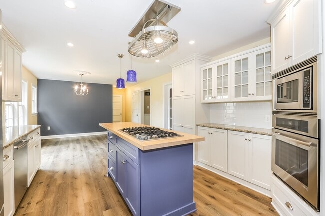 Photo - Stunning 3 Bedroom Home with Barn and Over 3 Acres!