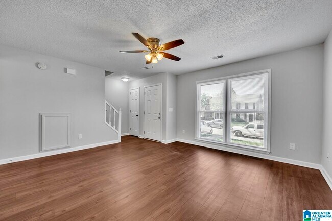 Photo - 4728 Cheshire Cir