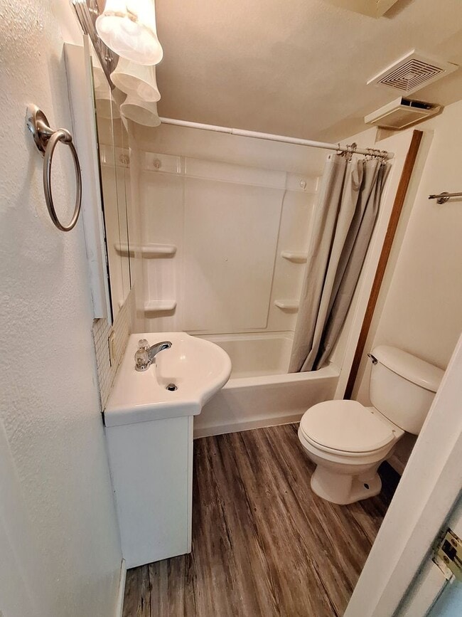 Photo - 2 Bed 1 Bath