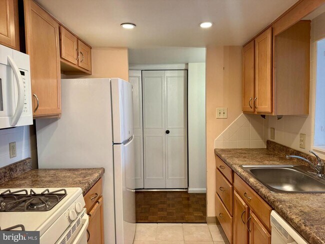 100 West Ave Unit 604W
