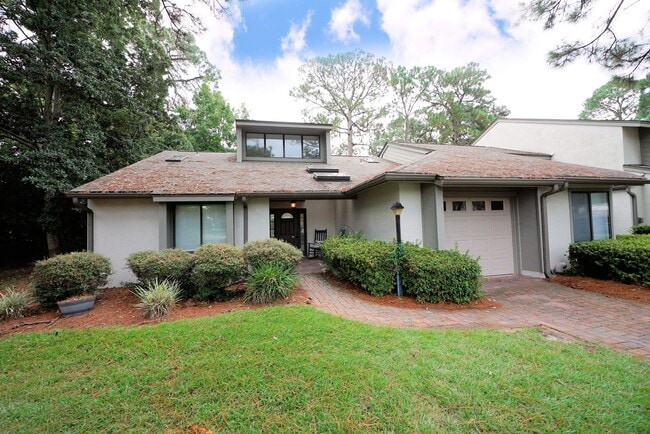 Building Photo - Great Bluewater Bay Location