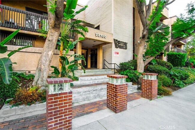 Building Photo - 22100 Burbank Blvd Unit 259G-259G Rental