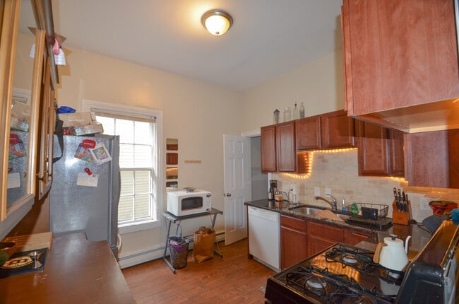 Photo - 40 Bowen St Unit 1