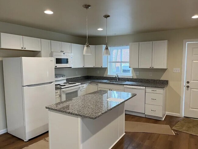 Building Photo - 4483 Horseshoe Pike