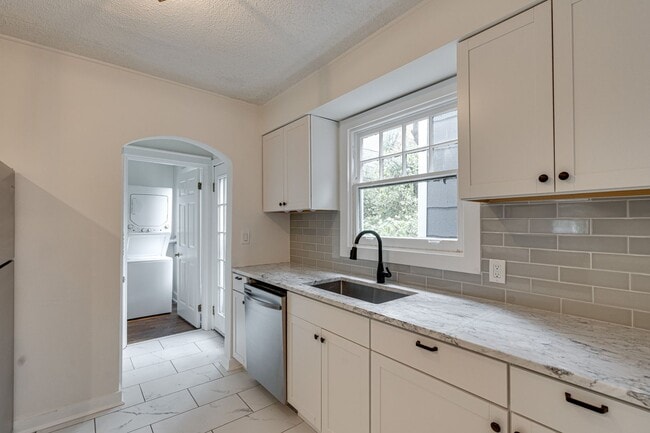 Photo - 203 N Seminole Dr