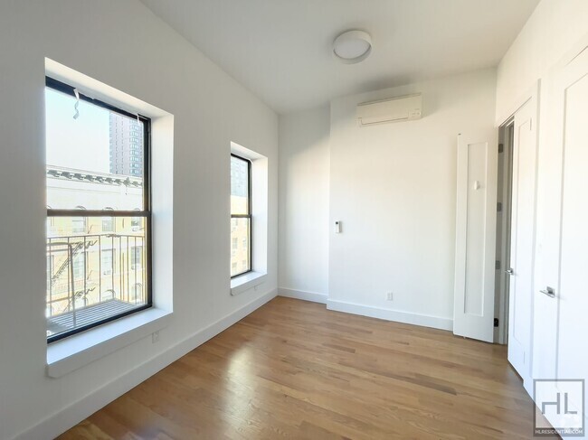 Building Photo - Upper East Side / Spacious 1-Bedroom 1-Bat... Unit 5B Rental