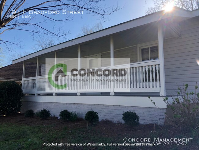 Photo - 1911 Bradford St