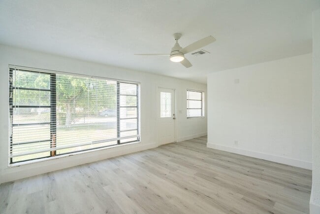 Photo - 49 NE 2nd Ave