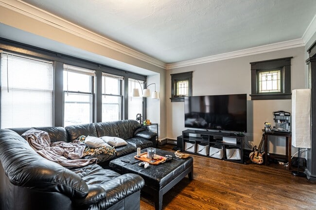 Photo - Kenwood flat across from UWM