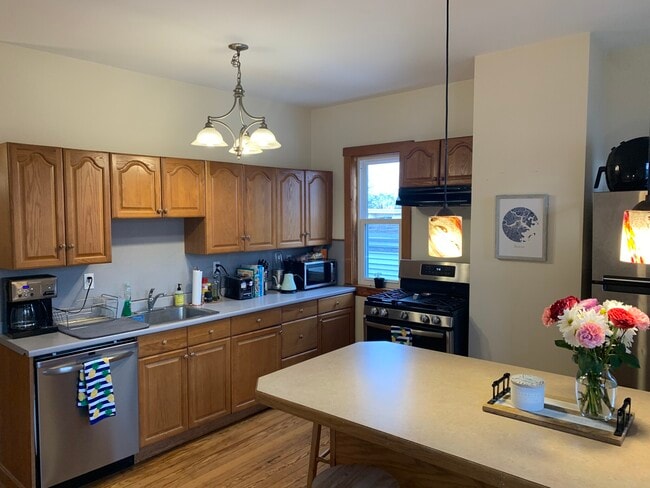 Photo - 346 Faneuil St Unidad 2