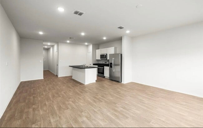 Photo - 116 Kendall Ln