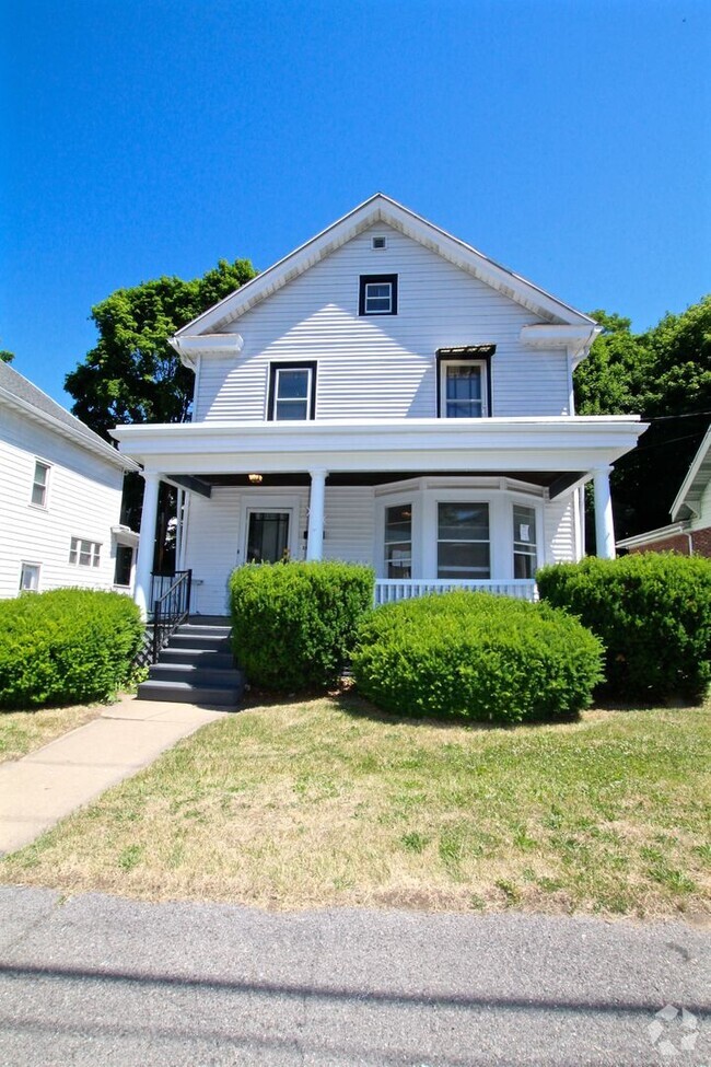Building Photo - 302 Hasbrouck Ave Unit 1 Rental