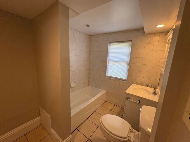 Photo - 3846 Ridge Ave Unit C