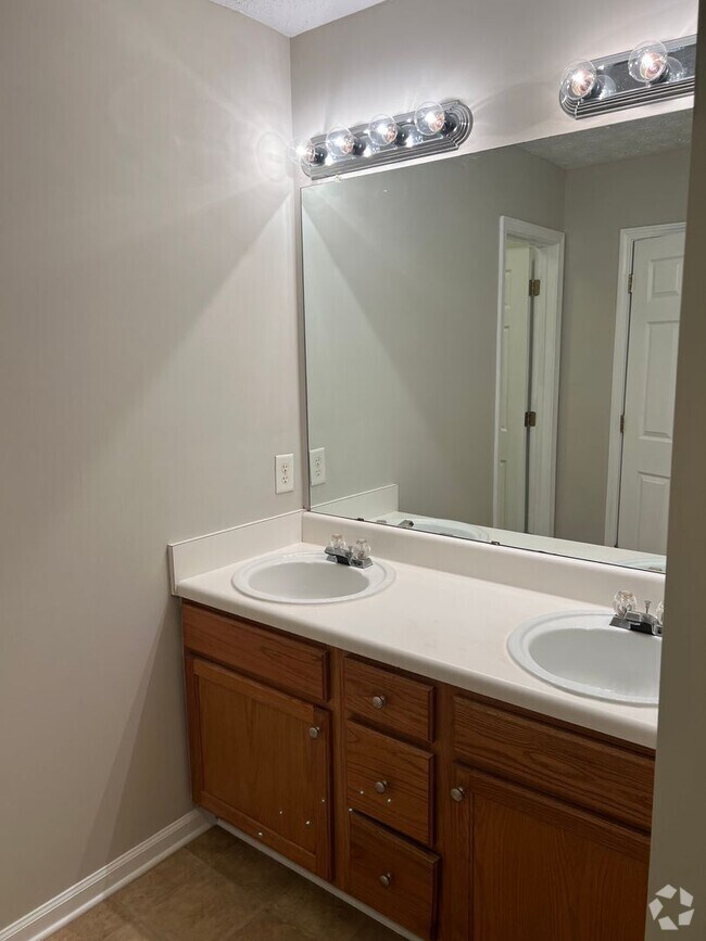 Building Photo - Adorable 3 Bedroom, 2 1/2 Bath Rental