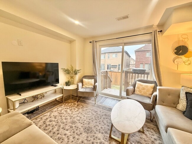 Photo - 1 + D BED - 1 BATH - RICHMOND HILL - BASEMENT Unité 2