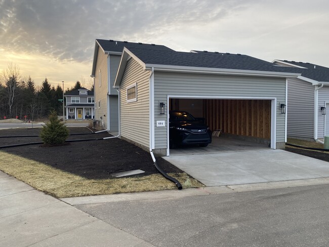 Photo - 604 Sugar Maple Ln