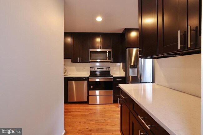 Building Photo - 935 S Rolfe St