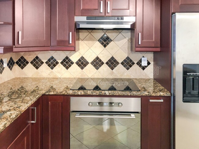 Photo - 2676 Perry St