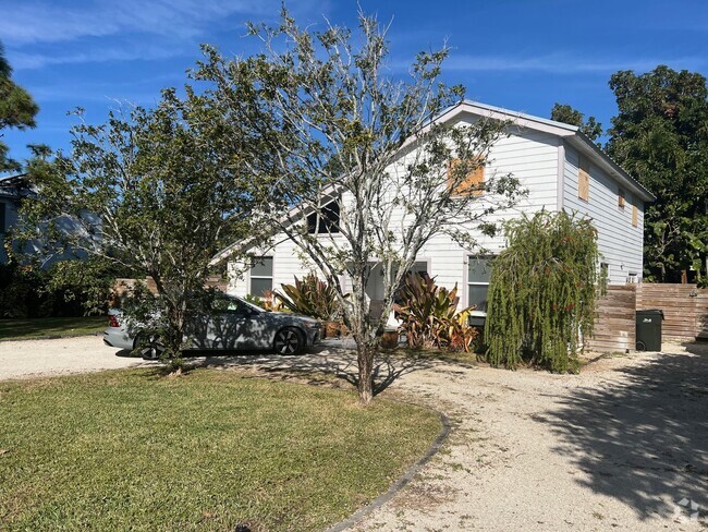 Building Photo - 137 Coconut Rd Rental