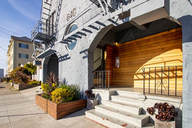 Photo - 640 Brooklyn