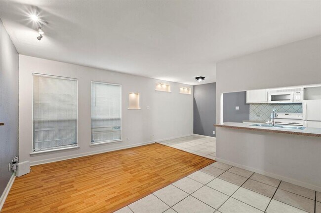 Photo - 2708 S 1st St Unit 106