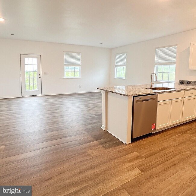 Photo - 229 Caterpillar Dr