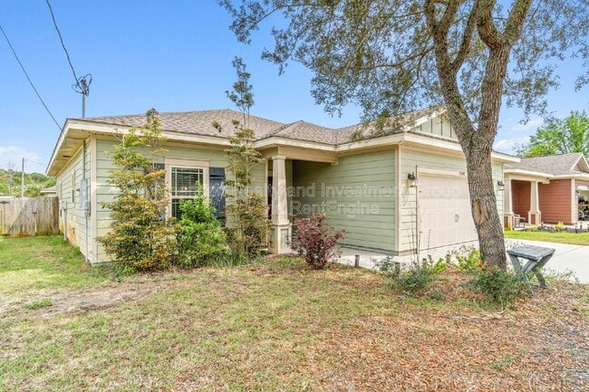 Photo - 2140 Nina St