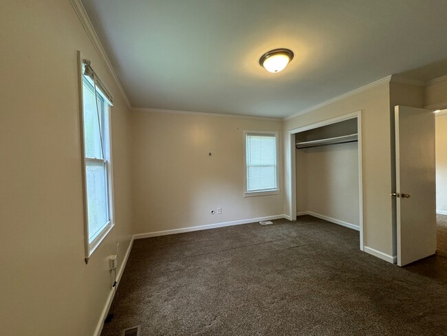 Photo - 1205 Broadus Ave SE