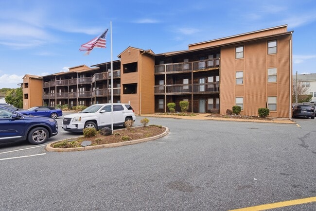 Building Photo - 8530 Tidewater Dr