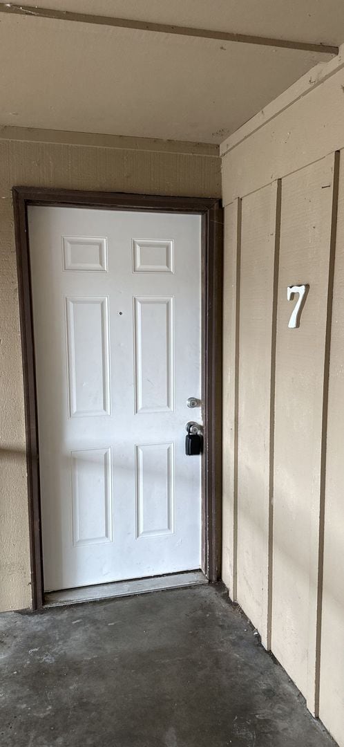 Photo - (905) Draper Arms Apartments - 2 Bedroom / 1 Bath Unit 730-7