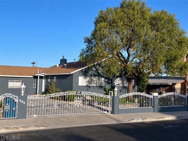504 Falcon Ln